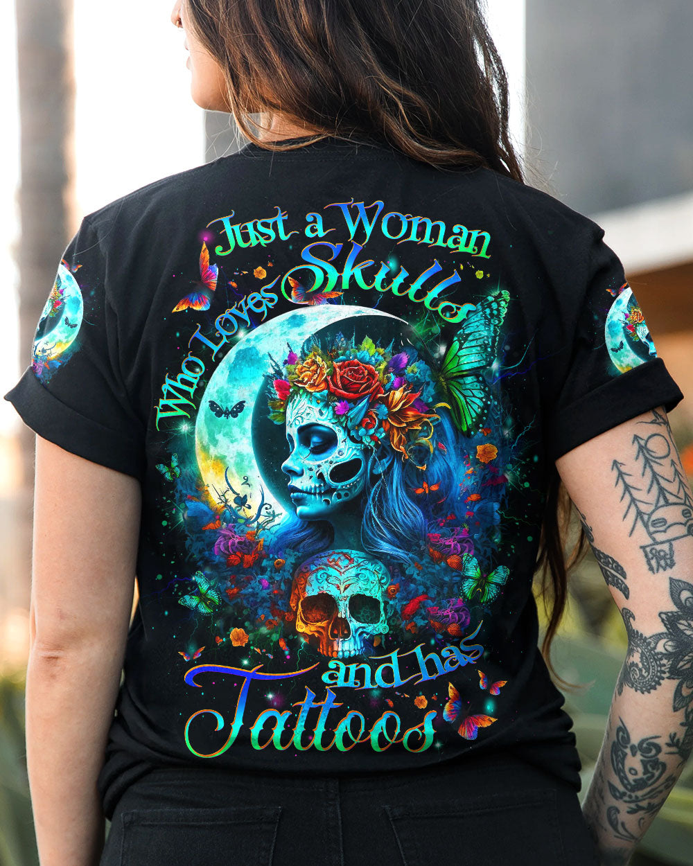 JUST A WOMAN WHO LOVES SKULL AND HAS TATTOOS ALL OVER PRINT - YHDU2007231
