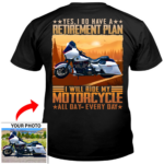 back-of-a-middle-aged-man-wearing-a-t-shirt-mockup-on-the-street-a11095b.png